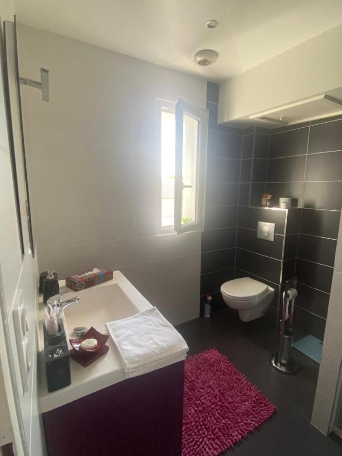 Chambre Avec Salle De Bain Privee Dans Maison Бурж Экстерьер фото